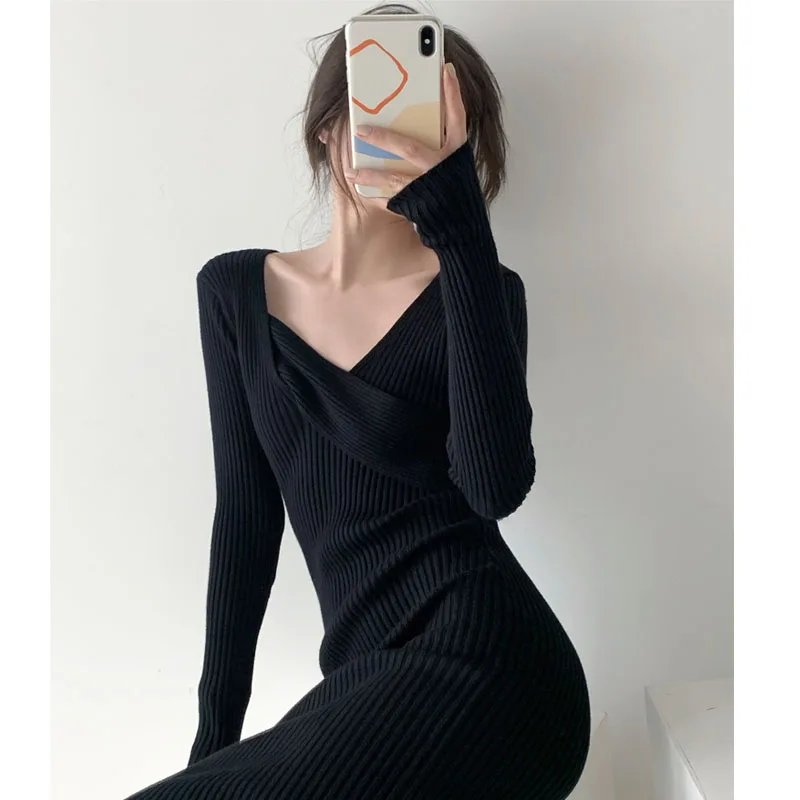 

2022 Autumn Winter Sweater Long Dresses Streetwear Slim V-neck Long Sleeve Vintage Korean Style Sexy Knitted Bodycon Dress Women
