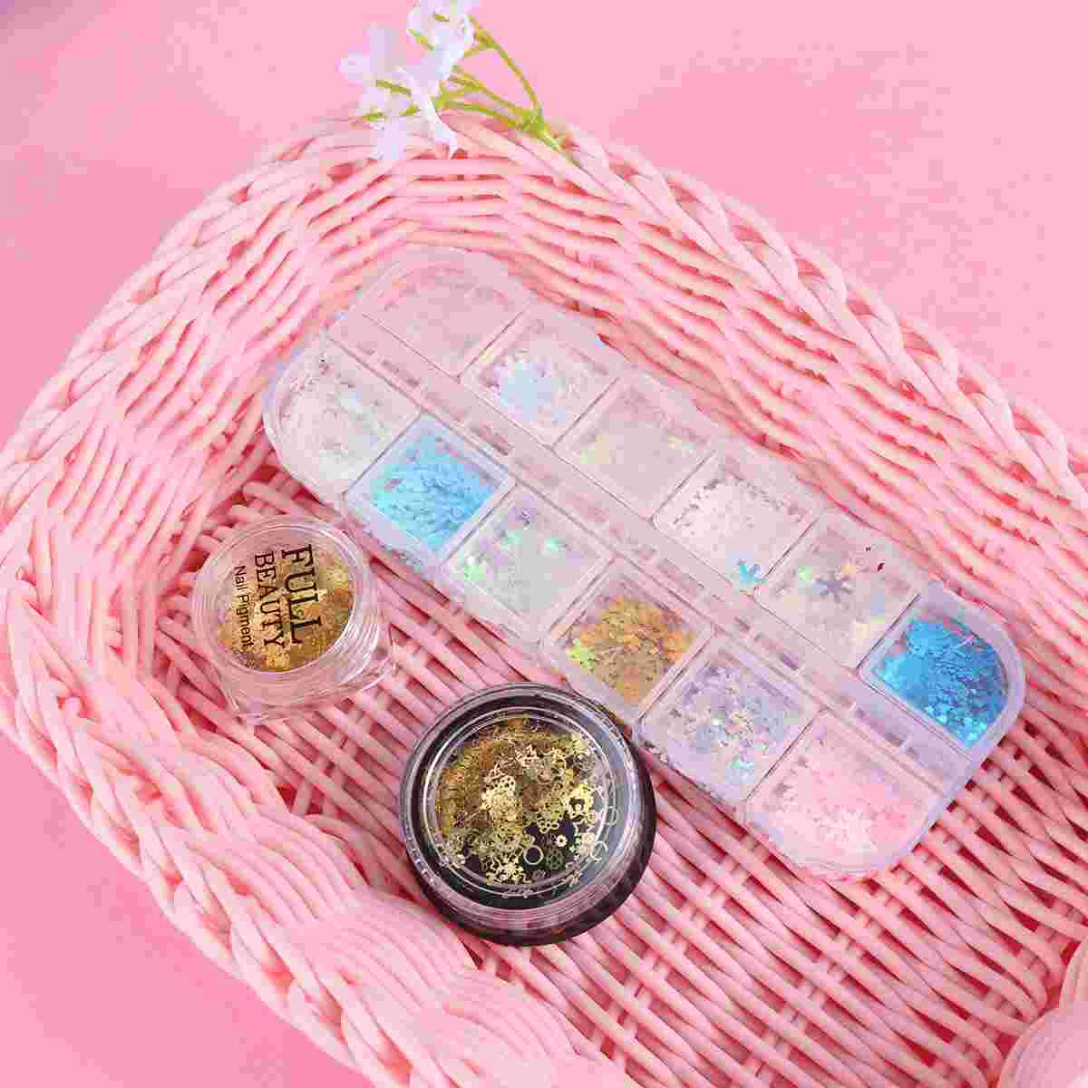 

Christmas Nail Flakes: Aluminum Flake Snow Bell Star Nail Decor Metallic for Party Festival 2pcs