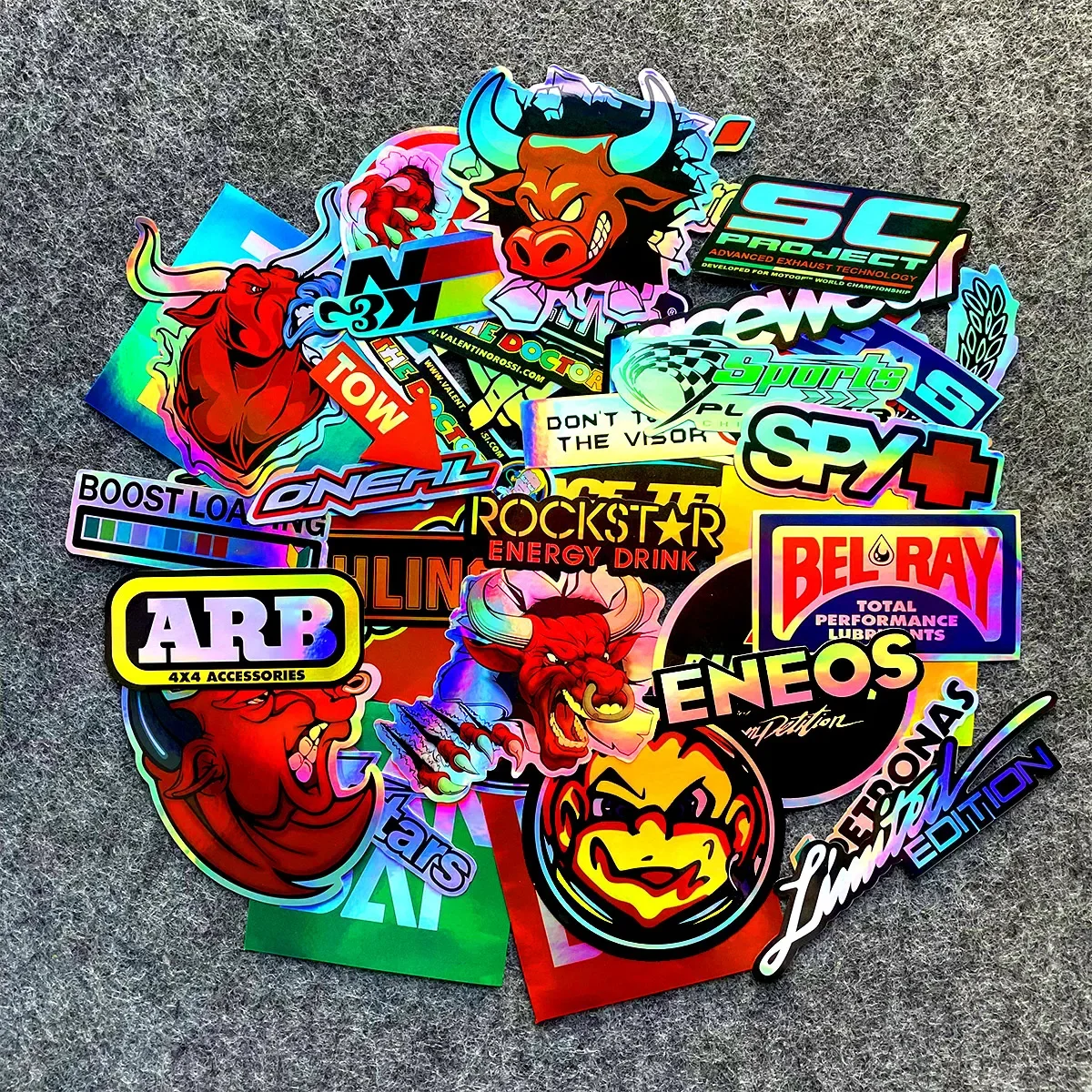 

40 шт./лот, случайные наклейки на мотоцикл, наклейки, автомобильный велосипедный шлем, танк, гоночный спонсор, логотип для Honda Yamaha Kawasaki Suzuki KTM BMW