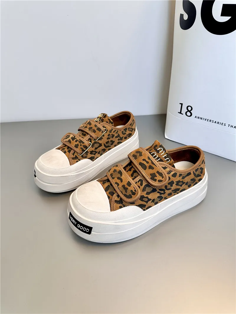 Женские удобные кроссовки на платформе с леопардовым принтом