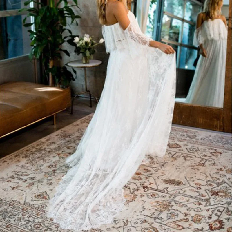 Женское летнее платье с открытыми плечами и коротким рукавом