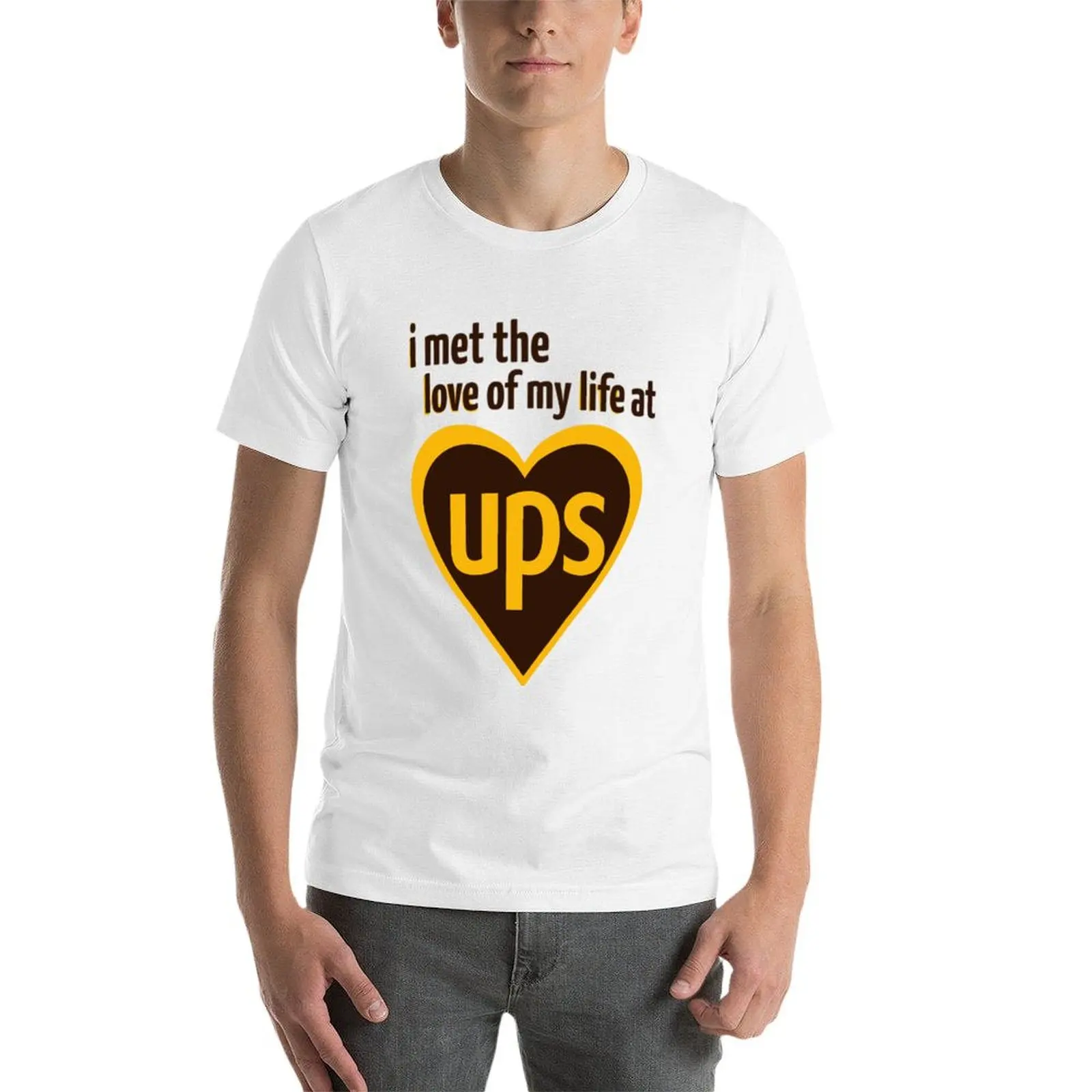 Фото Я встретил любовь своей жизни в UPS T-Shirt, футболка большого размера для повседневной носки. №3