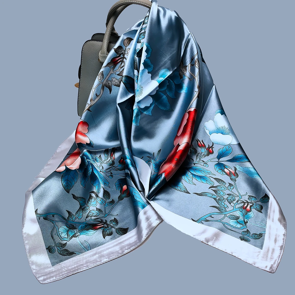 Женский шёлковый шарф-накидка с пионами 90x90 см