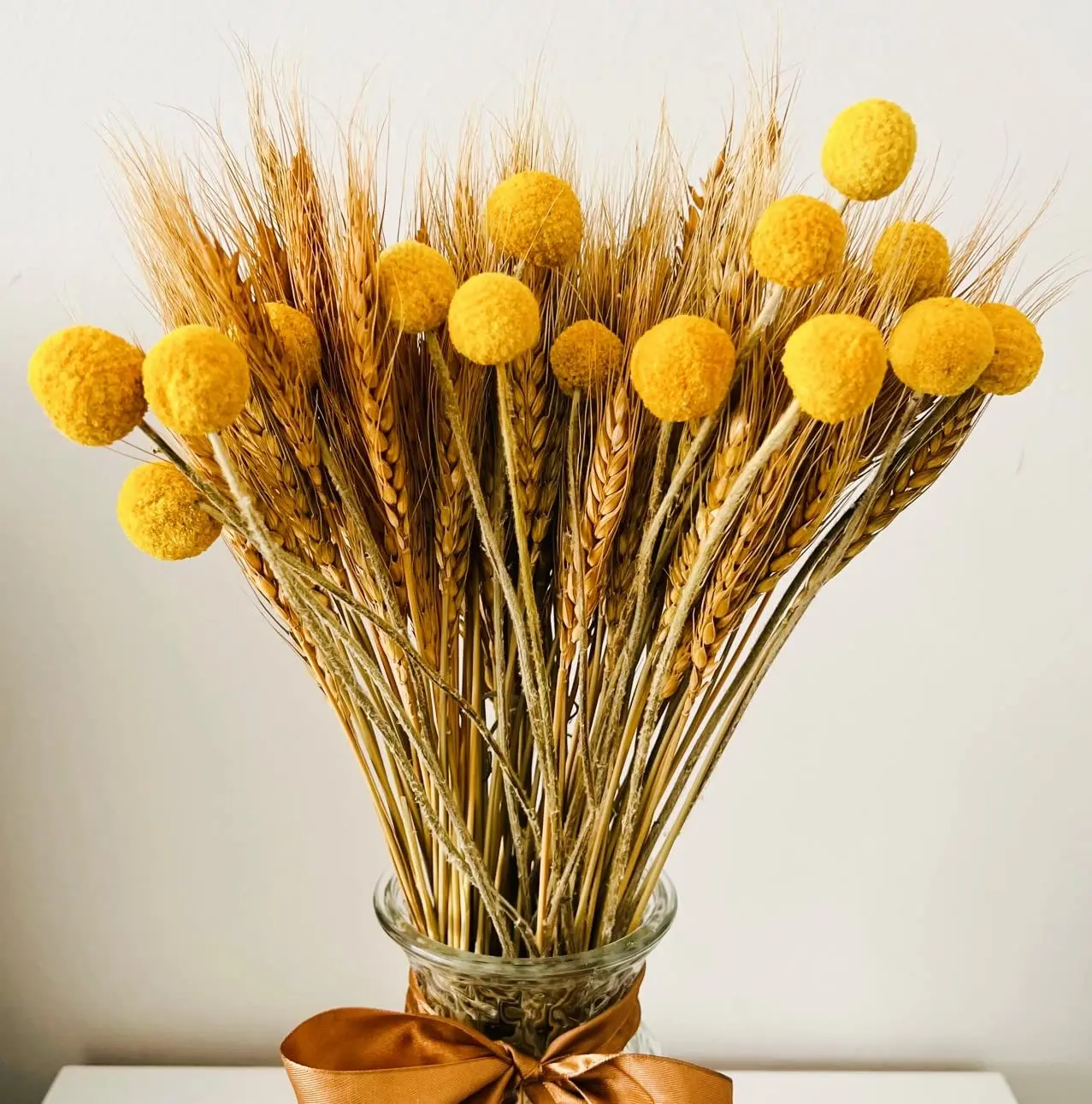 

100pcs Dried Wheat Bunch Stalks & 15pcs Dried Yellow Billy Buttons Craspedia Flower Balls, Bouquet Grass Flora For Home Decor