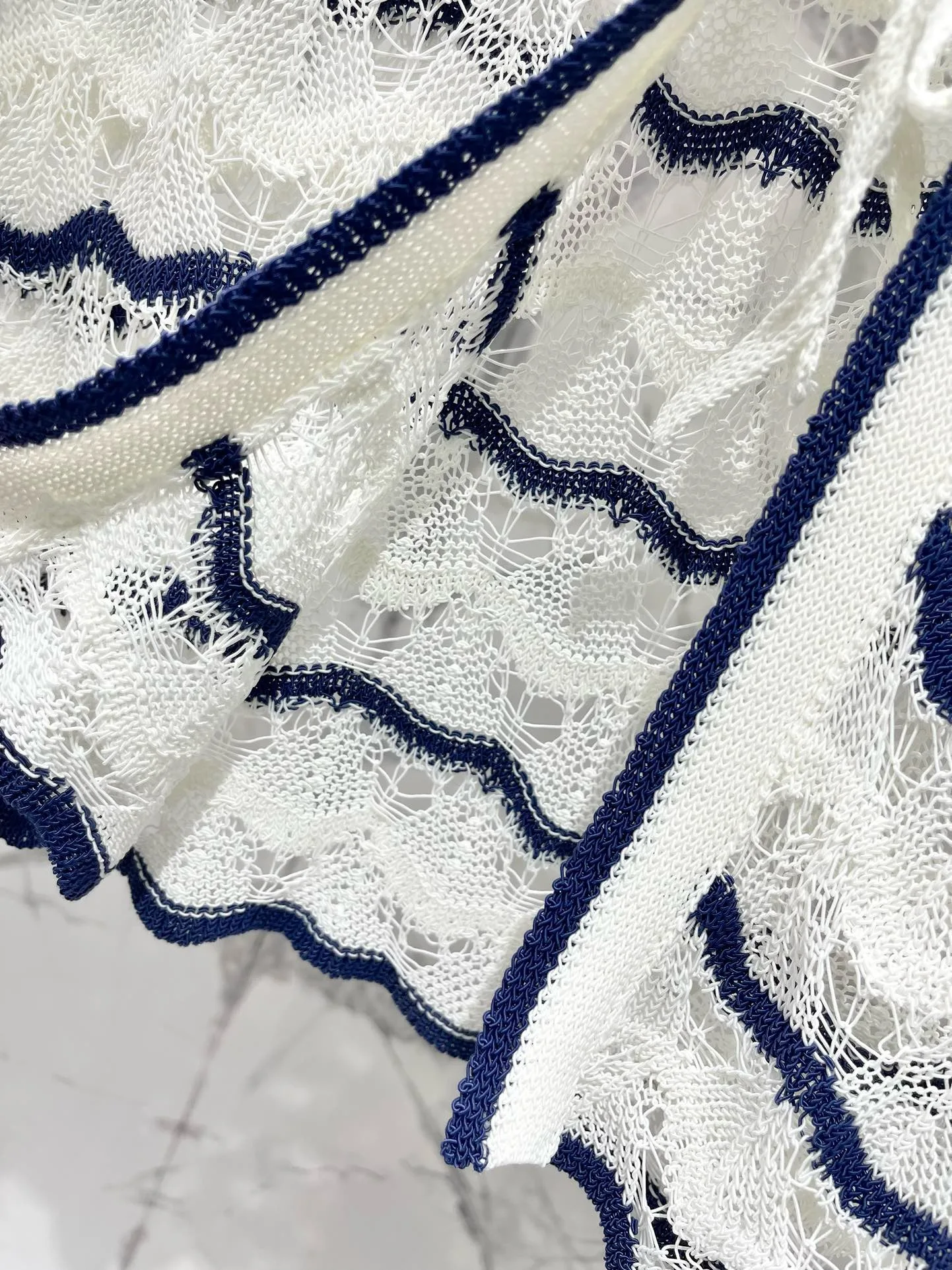 Женская одежда 2024 вязаный кардиган с текстурой перфорированной поверхности в