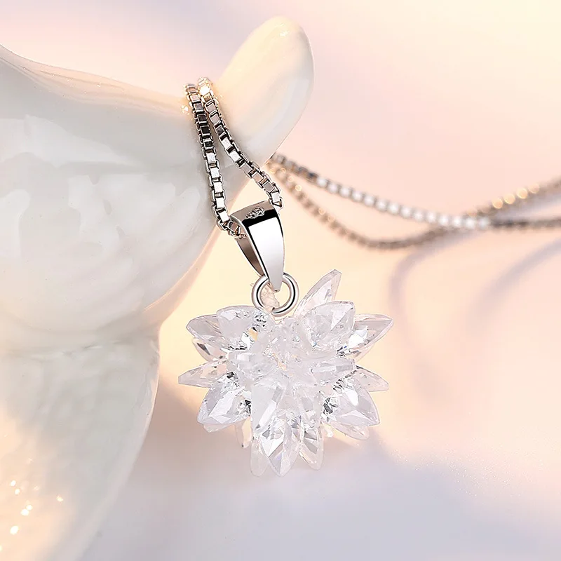 

New Fashion Ice Flower Crystal Women's Necklace New Flower Luxury Romantic Pendant Bride 3D Snow Flower Wedding Accessories