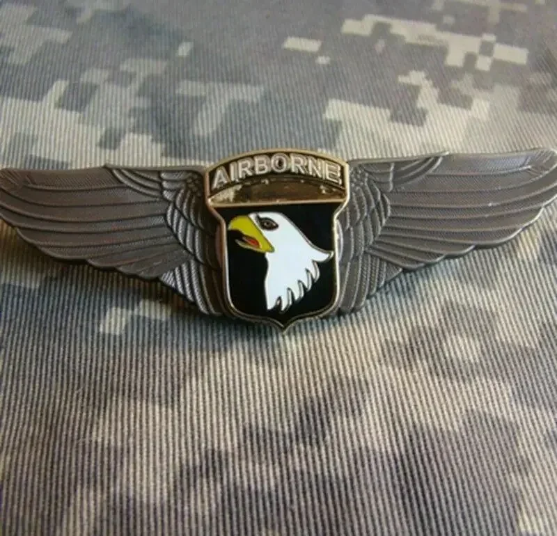 WANG1. Металлический значок военного подразделения WW2 US 101st