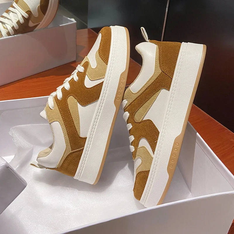 Женские кроссовки на плоской подошве цвет белый/черный/коричневый размер 36-44