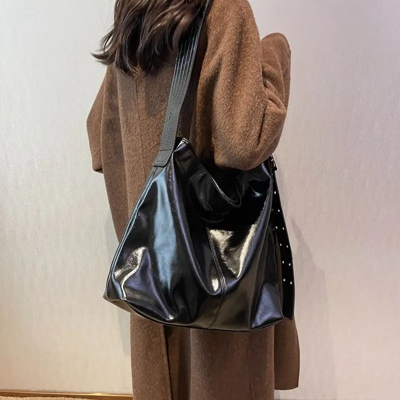 Leather Pu Bag Women's 2023 Brand New Fashion One-shoulder Armpit Bag Retro All-match Commuter Tote Bag Ins Ladies Tote Bags