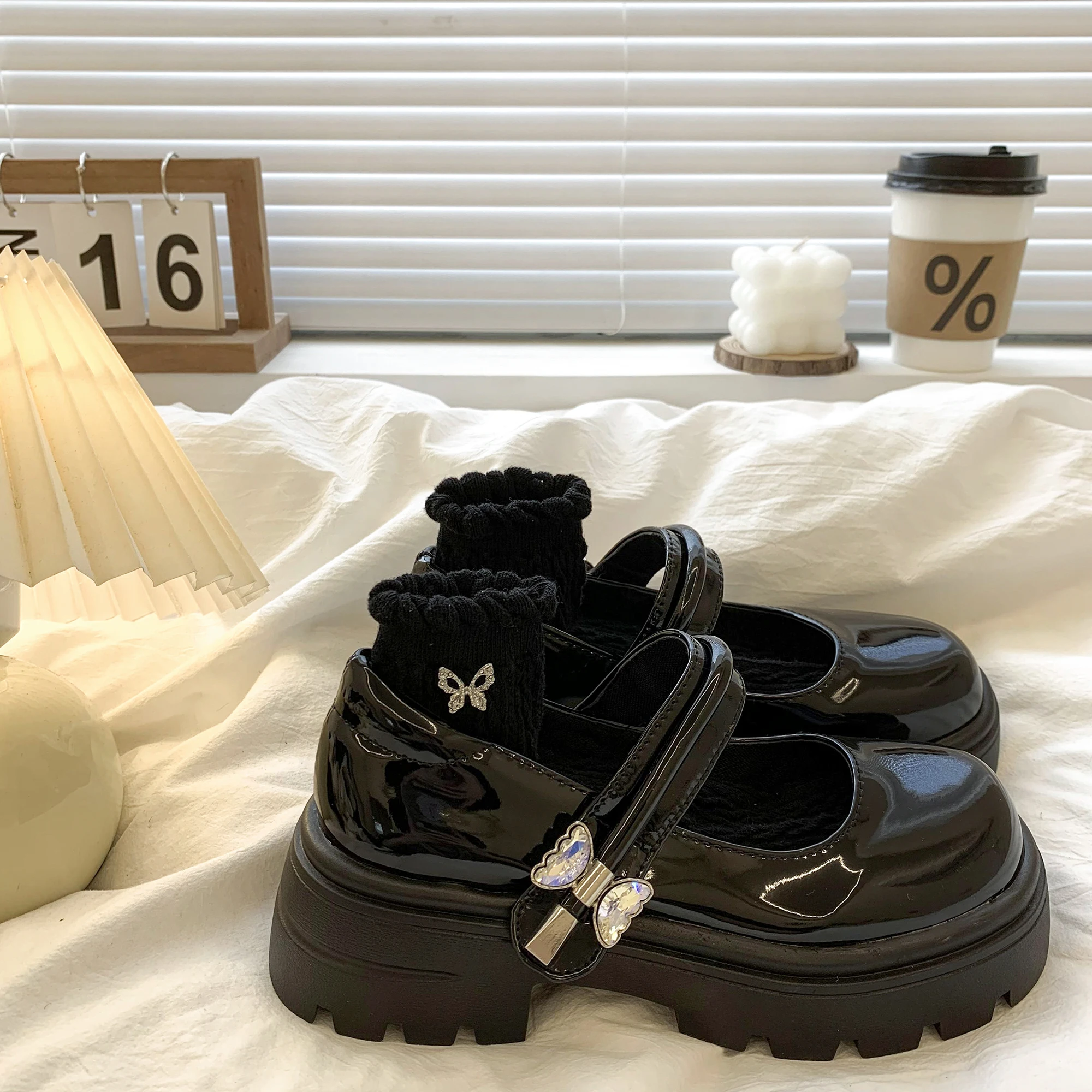 Женская обувь универсальные женские однослойные туфли маленькая кожа на толстой