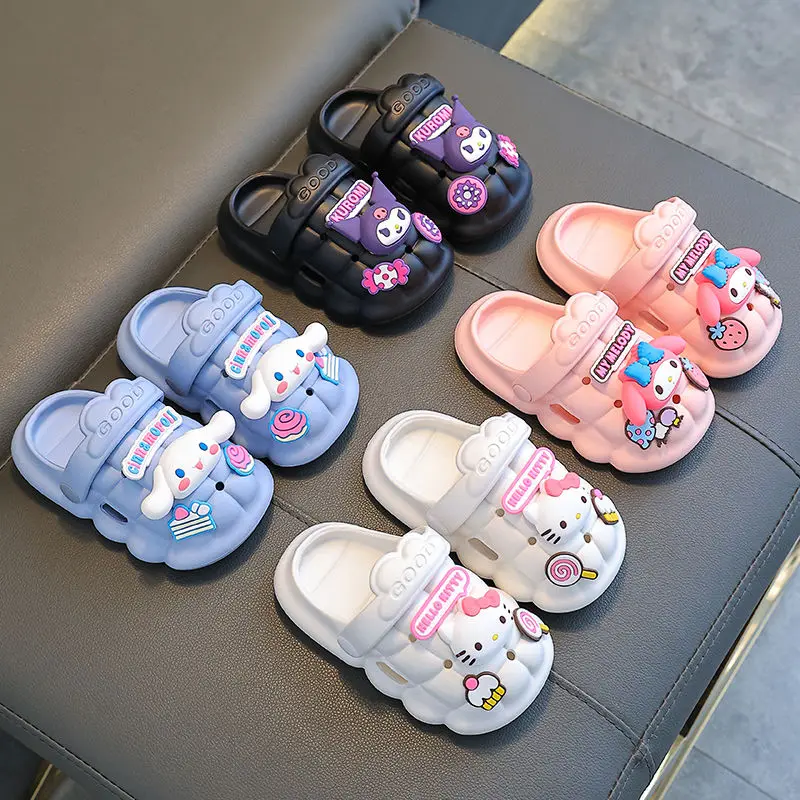 

Новинка 2023, Симпатичные Аниме туфли Kuromi Cinnamoroll My Melody Hole, Мультяшные милые Нескользящие тапочки Baotou, обувь для родителей и детей, подарок для девочек