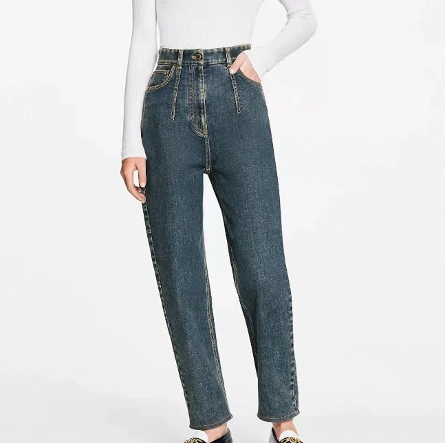 

Джинсовые брюки с нижним карманом и надписью ностальгия