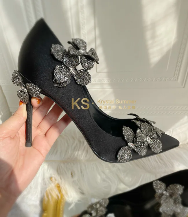 Туфли-лодочки женские атласные высокий каблук заостренный носок кристаллы