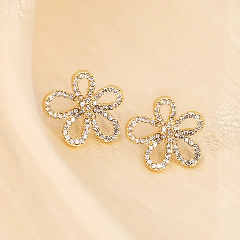 

New Fashion Crystal Flower Earrings Hollow Irregular Floral Gold Color Metal Full Rhinestone 5 Petals Sweet Women's Earrings