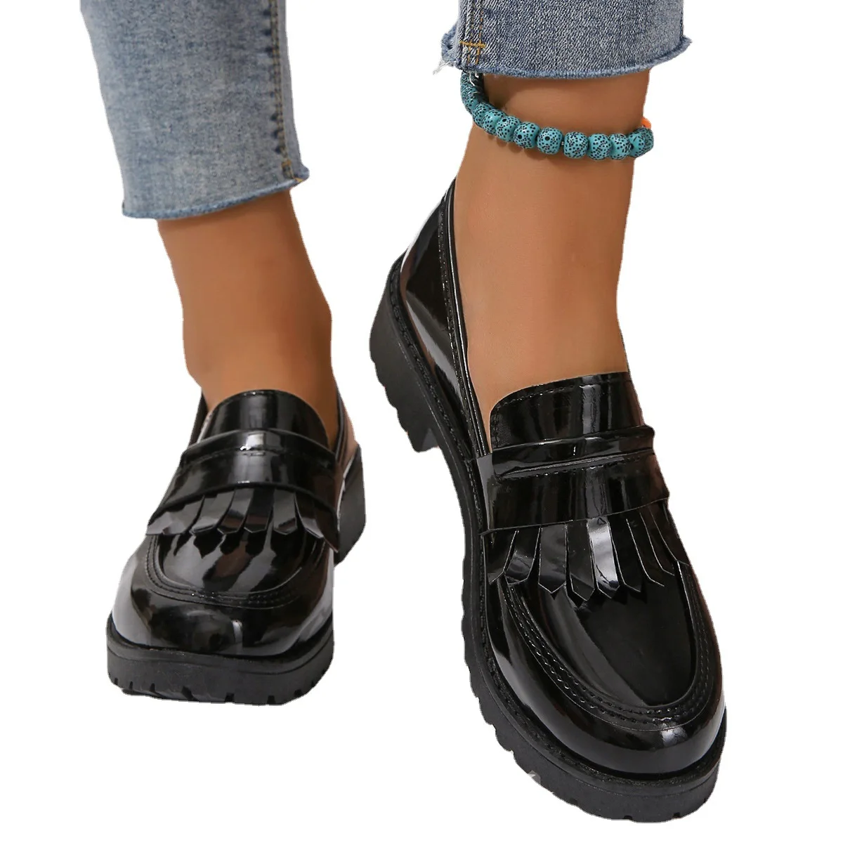 Черные лакированные кожаные лоферы на платформе женская модная обувь с бахромой