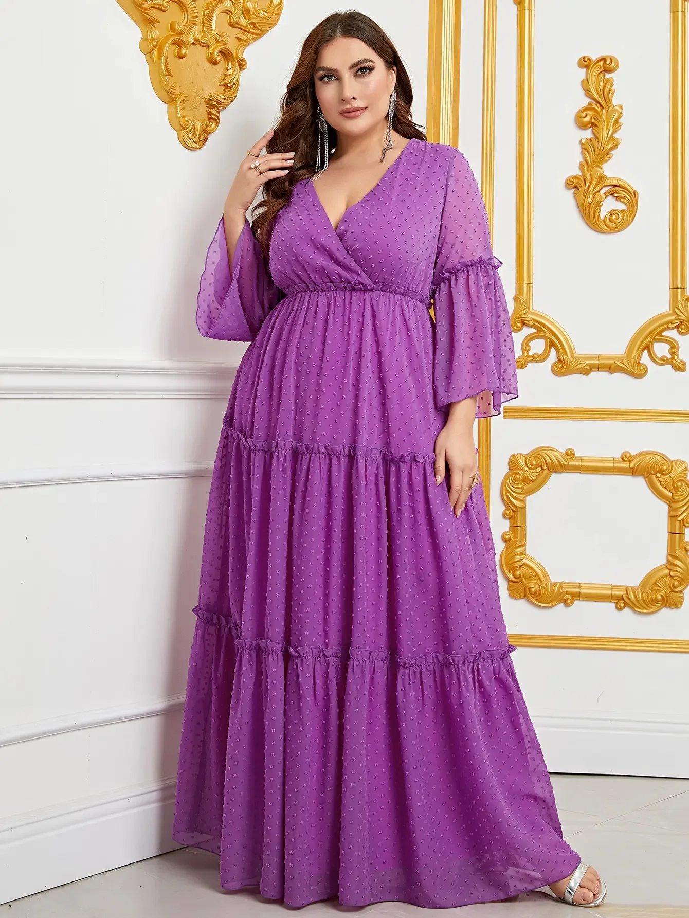 Плюс элегантные платья с длинными рукавами и V-образным вырезом