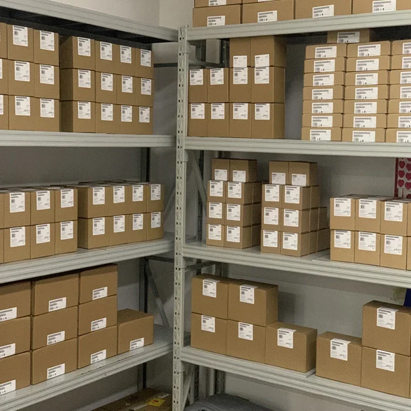 Контроллер PLC 6ES7132-6HD01-0BB1 новый оригинальный склад программирования Plc 6ES7 132-6HD01-0BB1