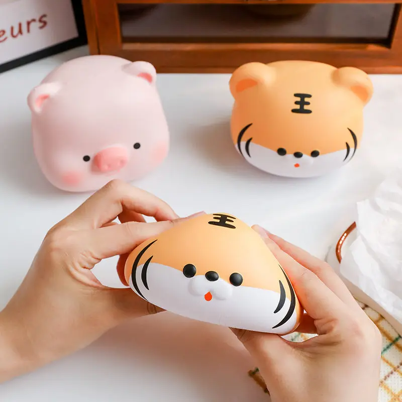 

Cute Pig Pinching Music Girl Heart Vent Pig Children Doll Creative Birthday Holiday Party Gifts Halloween Favors Bulk Toys Funny