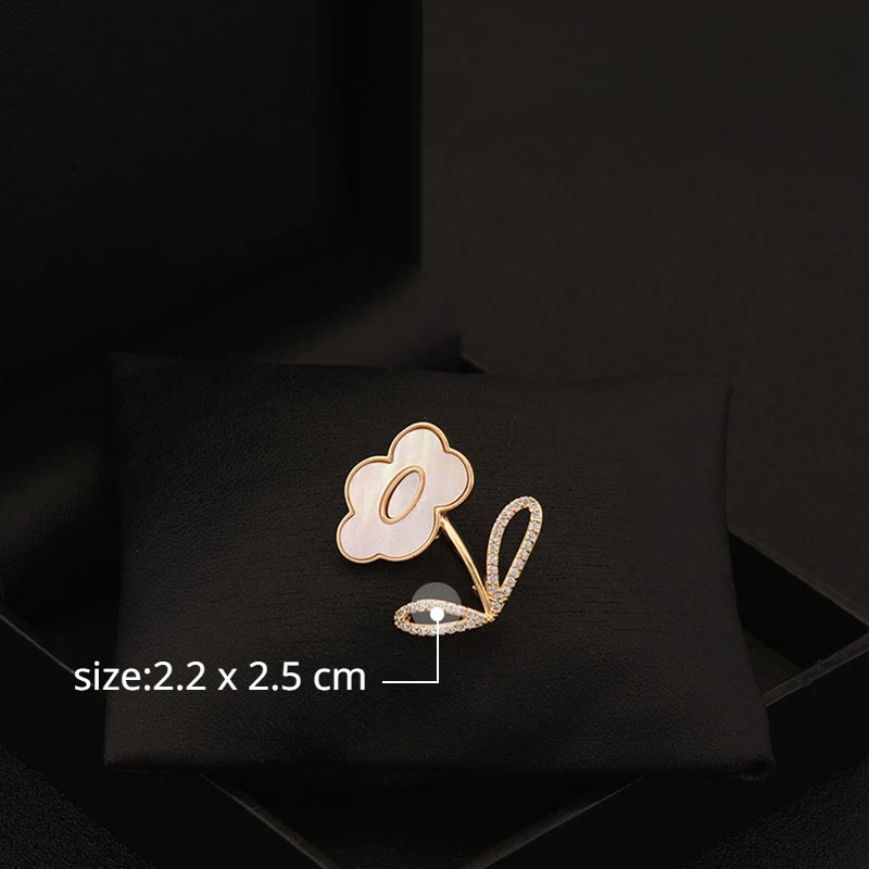 Natural Shell Cute Sunflower Brooch Women Shirt Suit Accessories Exquisite Niche Pin Neckline Buckle Fashion Jewelry Gifts 6005