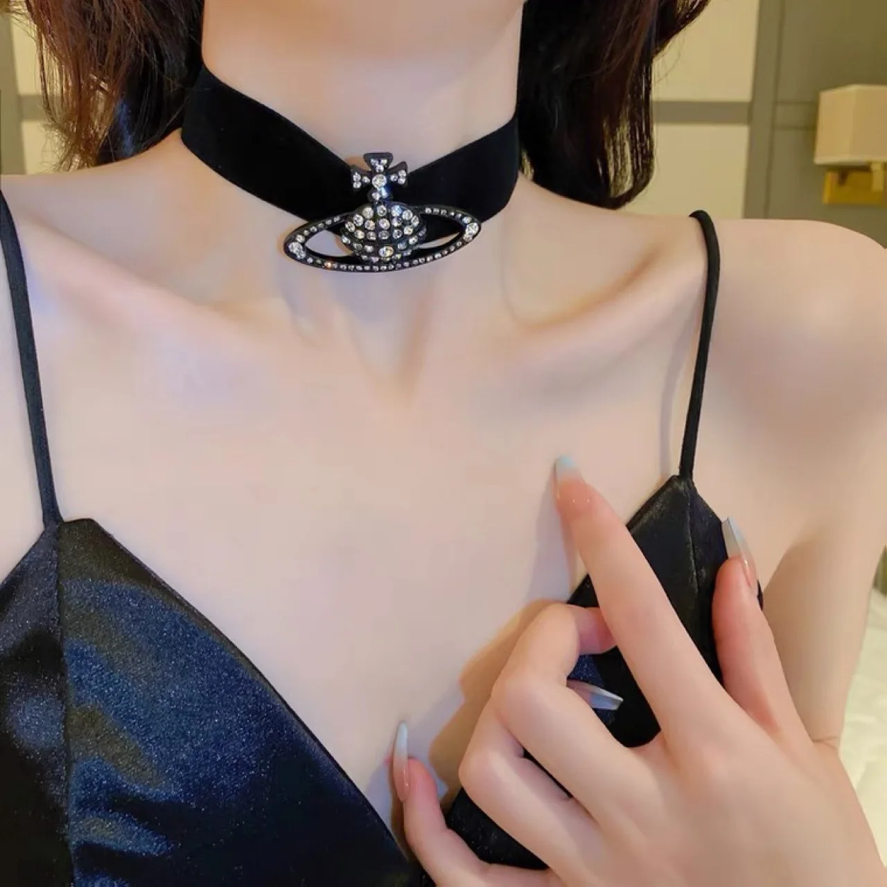 

Новое модное темпераментное ожерелье с инкрустированными бриллиантами крестом и звездой индивидуальное Трендовое винтажное женское коль...