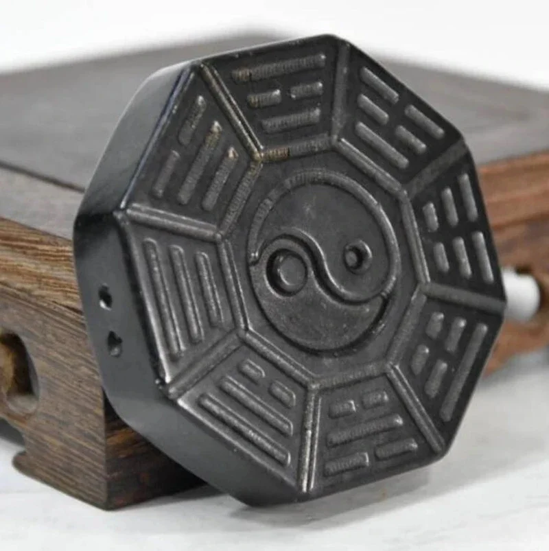 Культура Хуншань архаичная черная железная метеоритная подвеска в виде сплетни