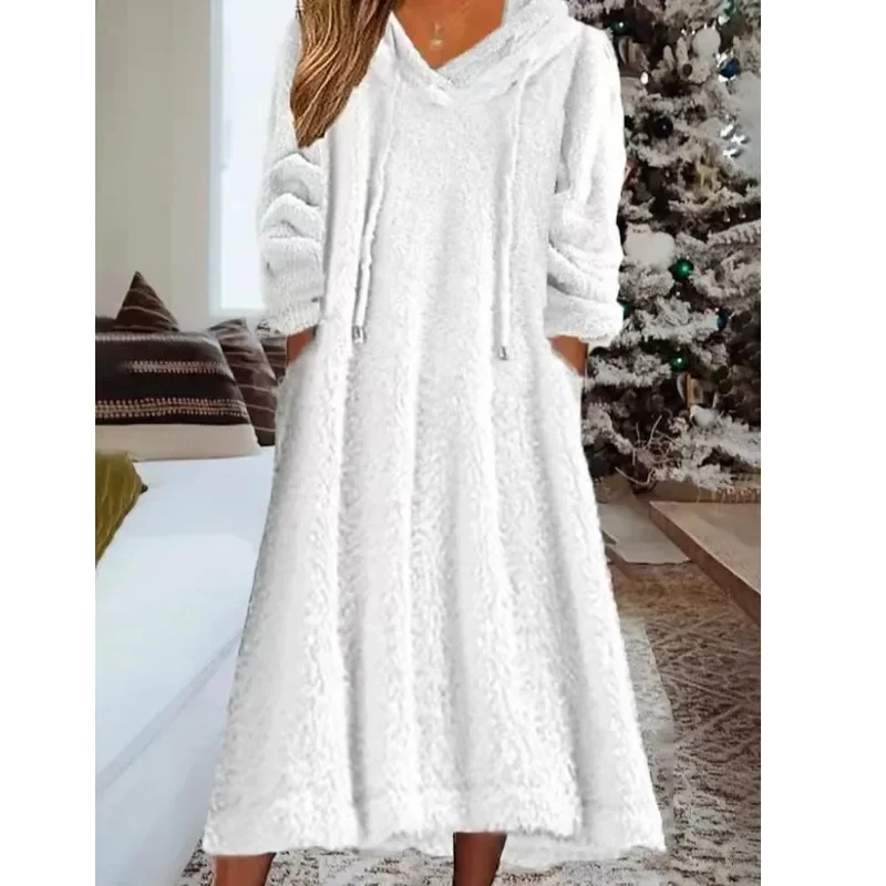 Женское платье с капюшоном