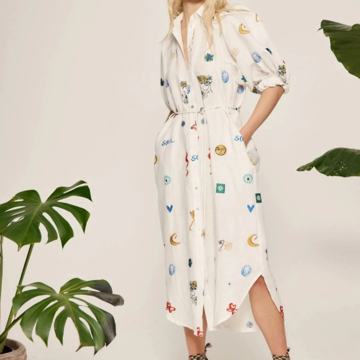 

Top Quality Office Lady White Pleated Puff Sleeves Elasticated Cuff Shell Buttons Placket Soleil Embroidered Shirtdress