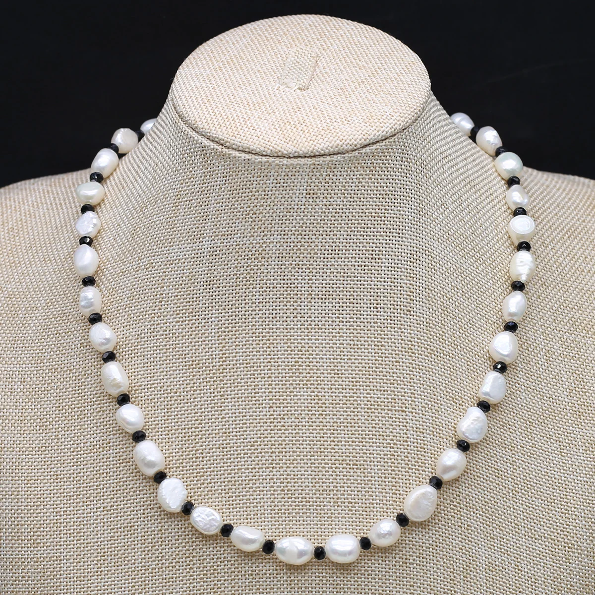 

Natural Irregular Freshwater Pearl and Small Cut Beads Black White Alternate Necklace for Charm Jewelry Necklace Gift