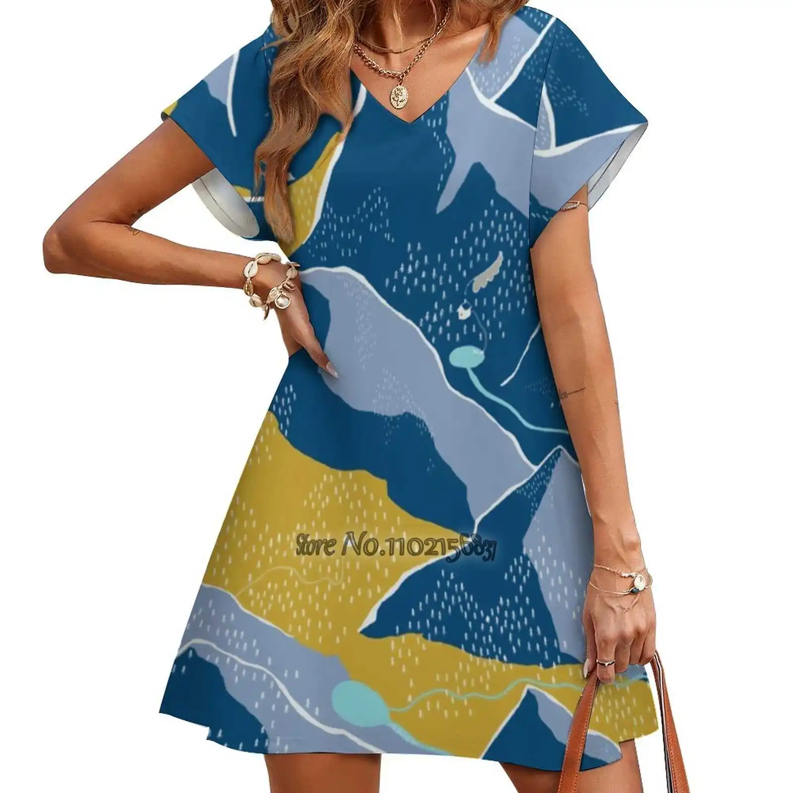 

Платье с коротким рукавом и V-образным вырезом, с принтом