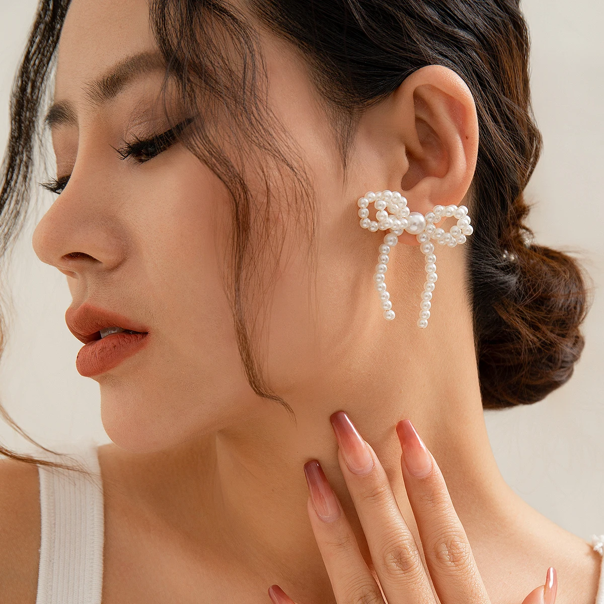 Женские серьги-гвоздики с искусственным жемчугом и бисером