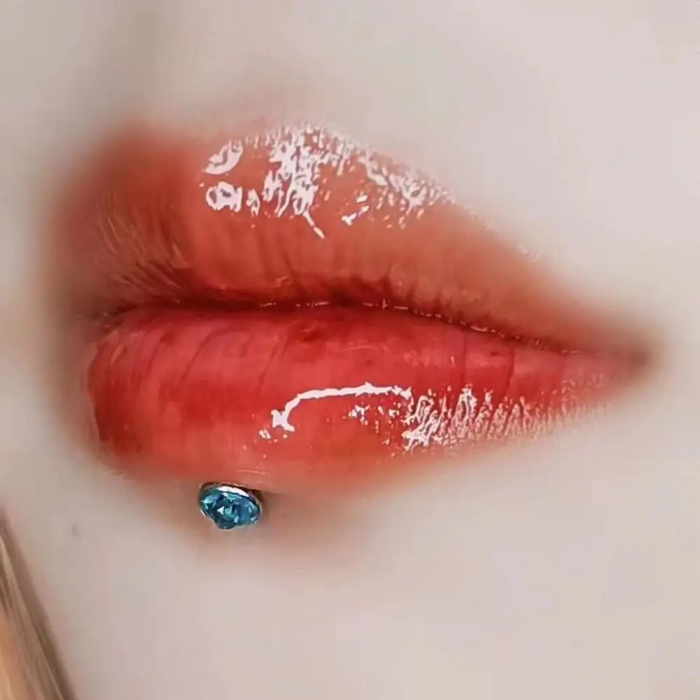 

Мужские и женские серьги-гвоздики с бриллиантами