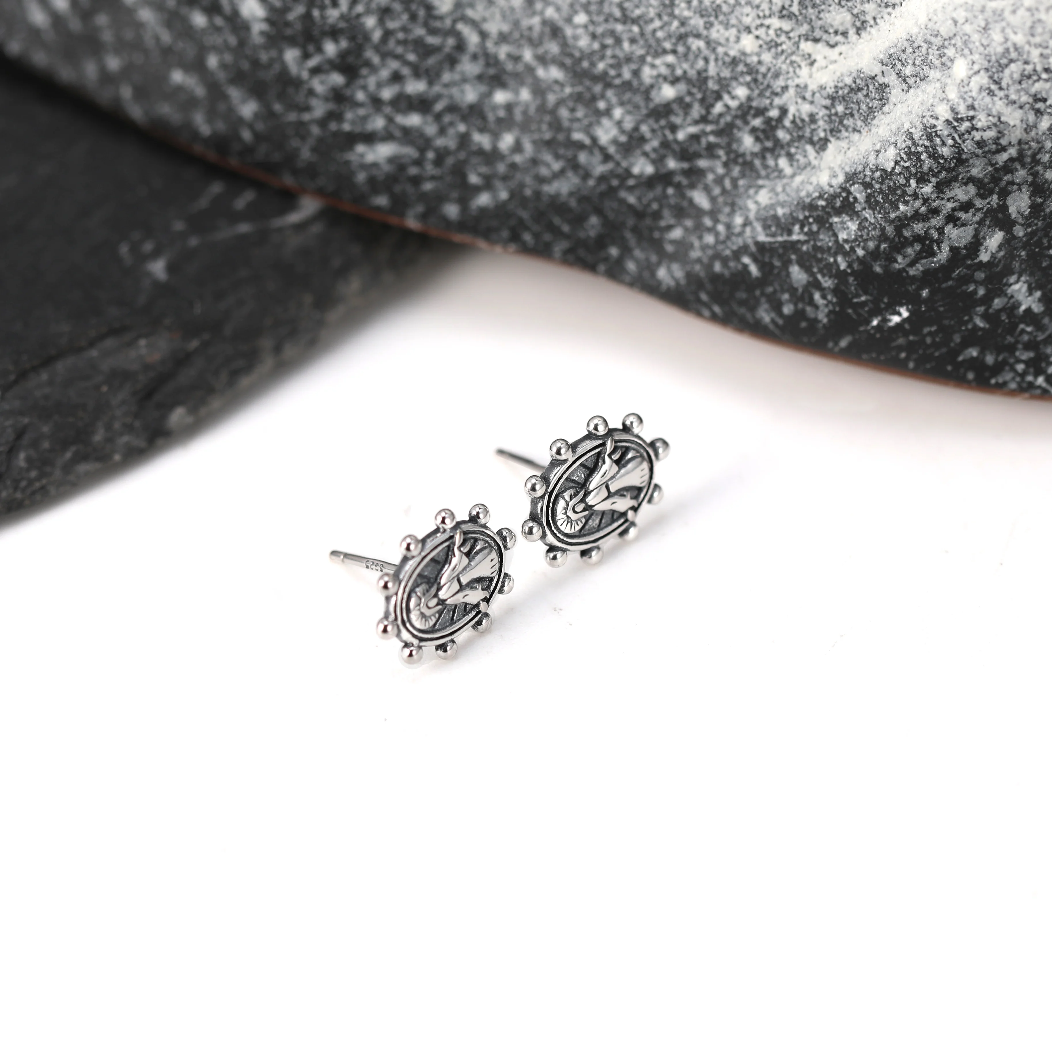 Серьги-гвоздики из стерлингового серебра ED030 S925 James Avery Virgin Mary (art.: 3920d0e8ea982) - 3920d0e8ea982