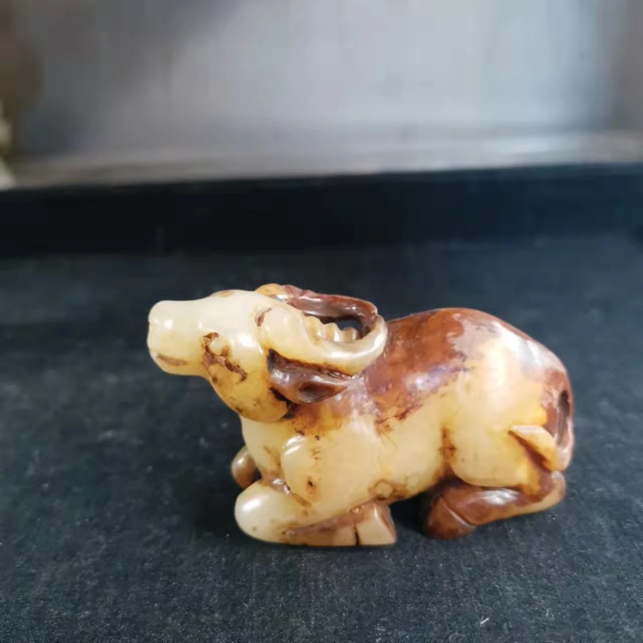1Pcs/Lot Imitation Antique Ancient Jade Hetian jade white jade dragon son Pi Xiu Rui beast animal cow pattern ornament Beautiful