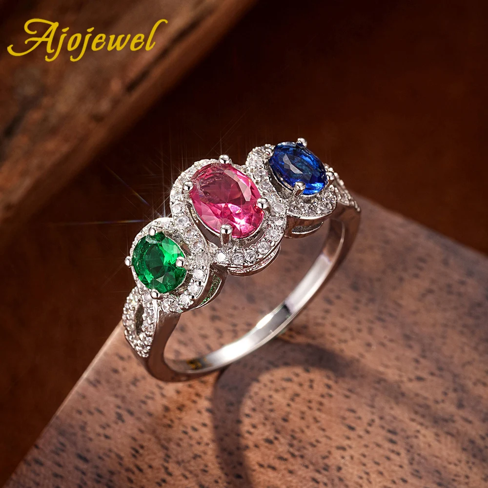 Женское кольцо с 3 камнями и фианитами