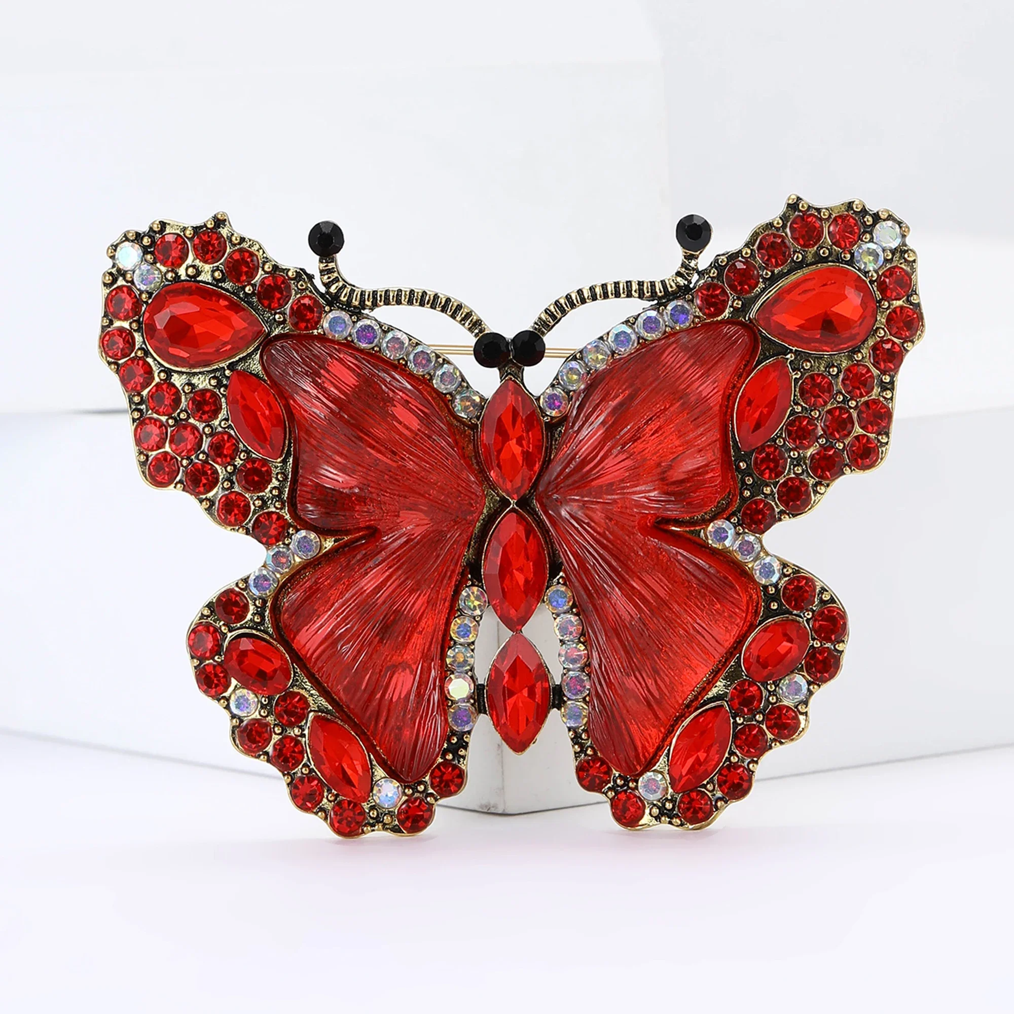 Красивые стразы бабочки броши для женщин унисекс насекомых булавки 4-цветные