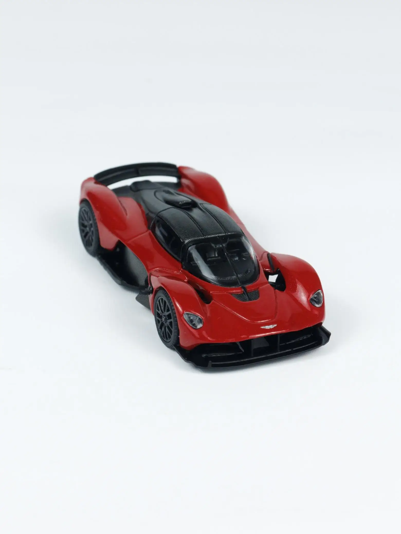 Модель автомобиля Cute Panda Valkyrie Hyper Red 1/64
