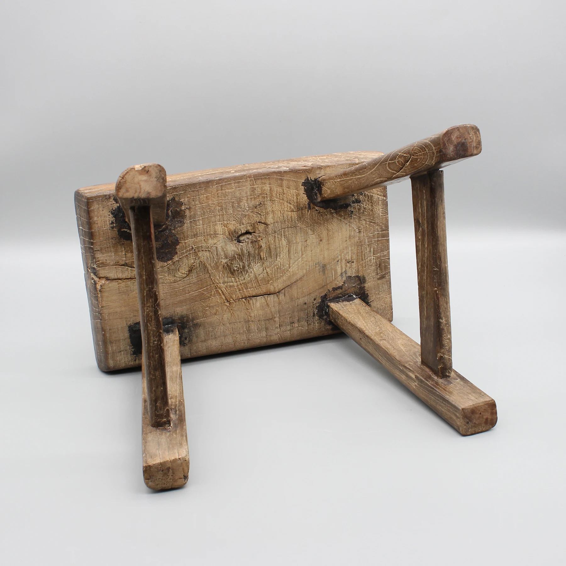 Старый китайский кухонный табурет естественно состаренная функциональная