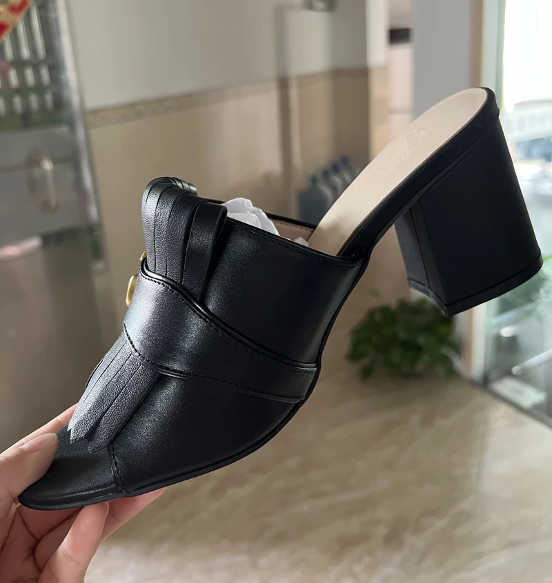 

2022 Tassel Fringe Slipper Shoe Metal Buckle Decor Peep Toe Slides Chunky Squared Heel Comfortable Leisure Summer Mules Shoe
