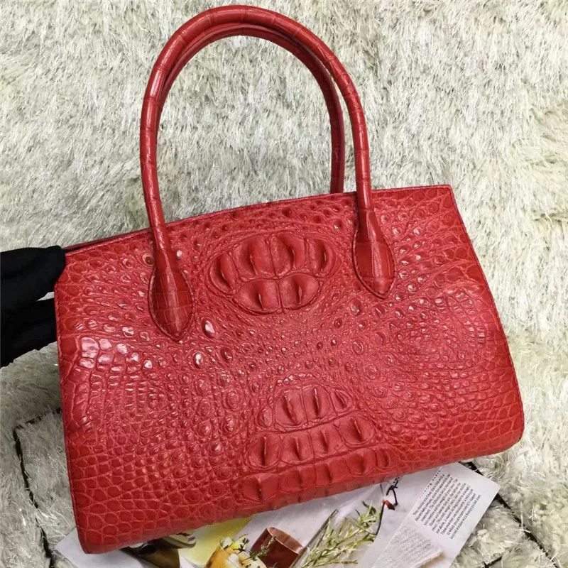 Рисунок 3 - Сумка-тоут женская из натуральной крокодиловой кожи