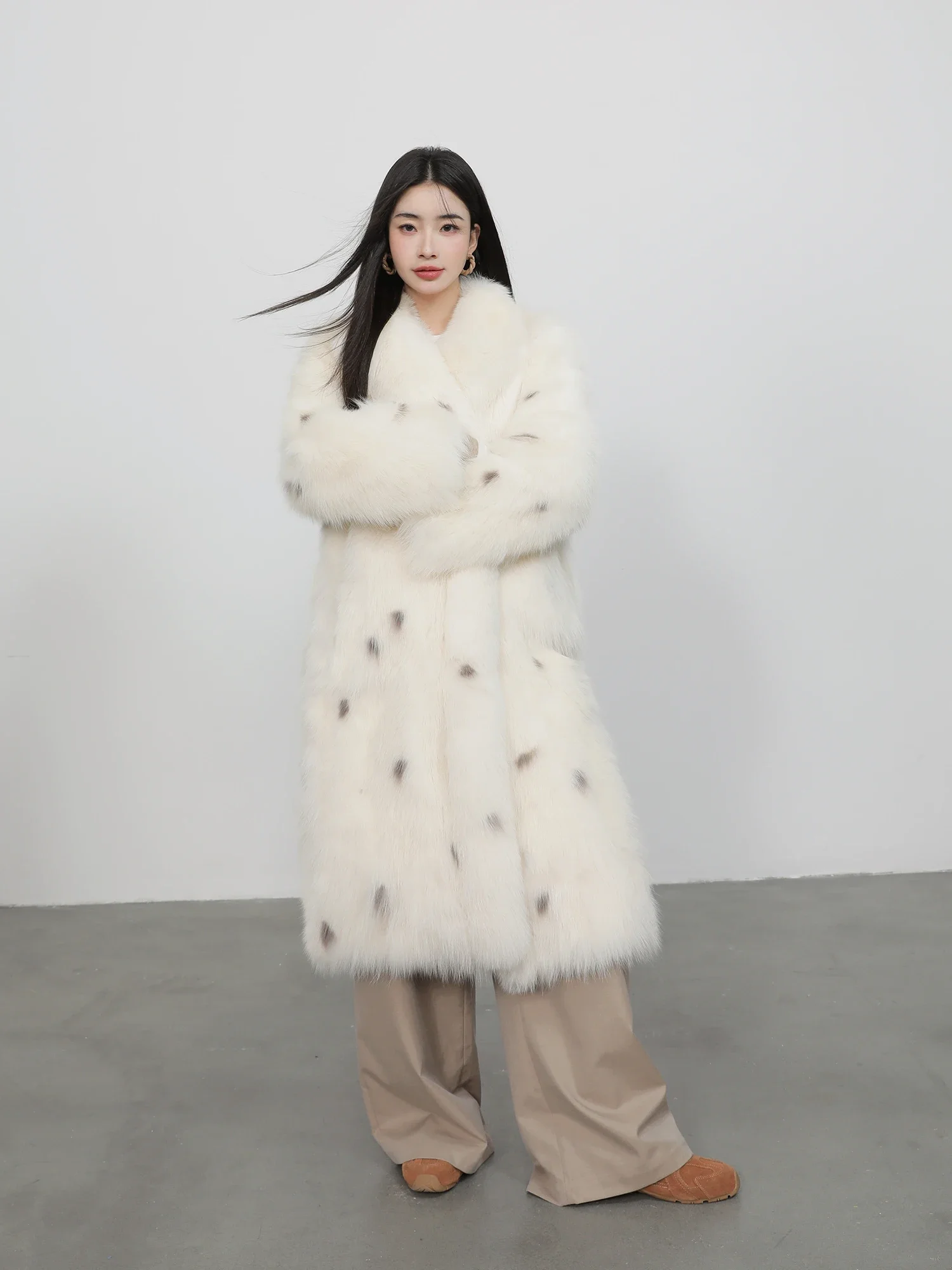 Зимняя шуба из лисьего меха женская длинная Young