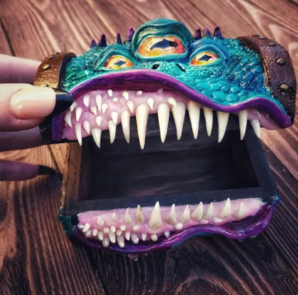 

Mimic Chest Dungeons And Dragons RPG Dice Box Fit Polyhedral Dice D&D Roleplaying Tabletop Gaming Pathfinder Home Decoration