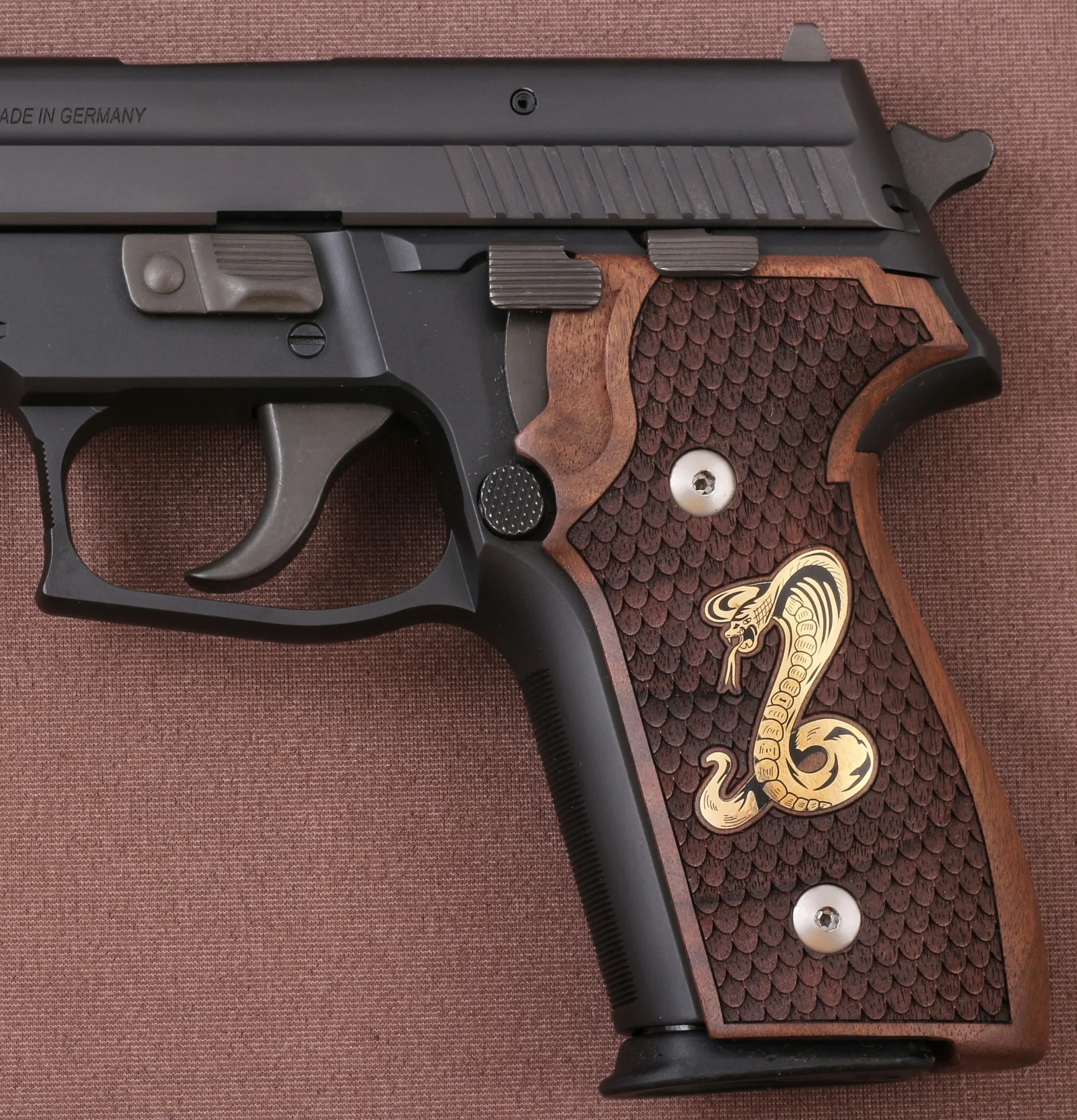 

Ksd Sig Sauer P228 / P229 Model Compatible Walnut Grip for Replacement (with Python Pattern & Cobra Figure on brass Material)