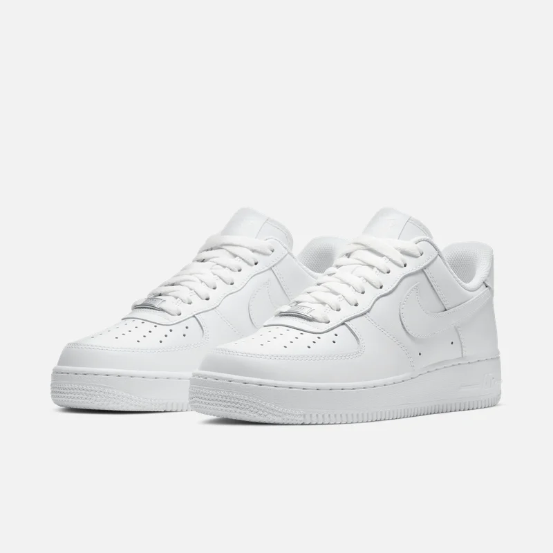 Фото Кожаные прочные низкие кроссовки Nike Air Force 1, классический ретро-стиль для женщин, чистый белый цвет DD8959-100, нескользящая повседневная обувь №1