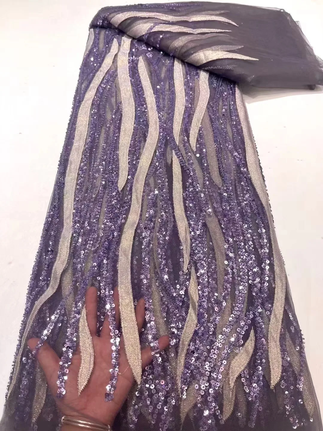 

Purple Nigerian Lace Fabrics 2023 New Luxury Embroidered Crystal Sequins Heavy Beaded Fabric Lace For Bridal Gowns