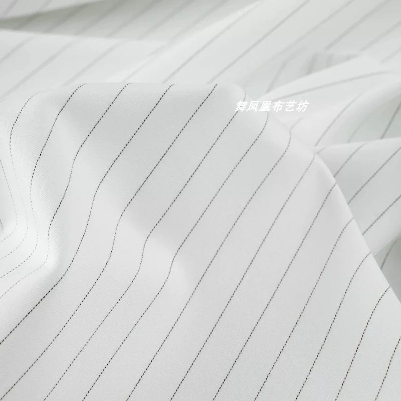 Фото Ткань Off-White Heavyweight Lurex с черными полосами, блестящая, мягкая, для офисных юбок, рубашек, брюк, аксессуаров для шитья своими руками №2