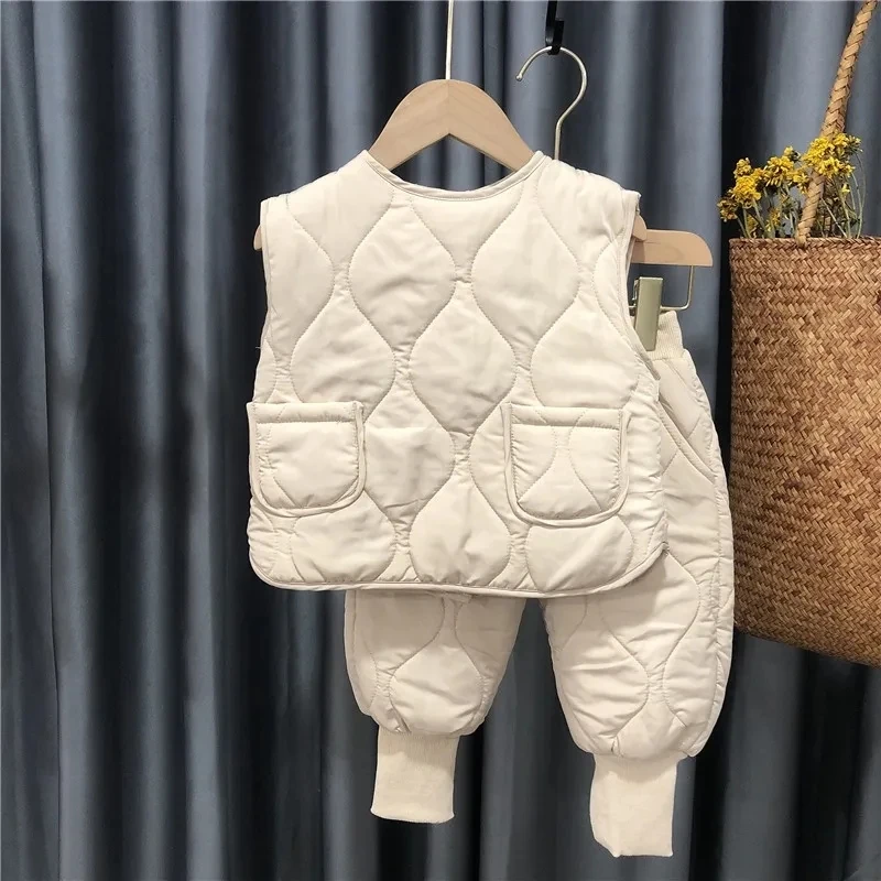 

Детский осенне-зимний тонкий хлопковый комплект из двух предметов в Корейском стиле, модный однотонный теплый жилет для девочек, утепленна...