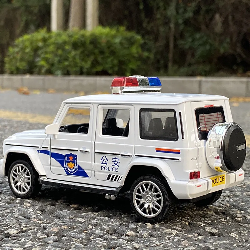 Модель автомобиля Mercedes Benz G63 из сплава в масштабе 1:32 литой металлический