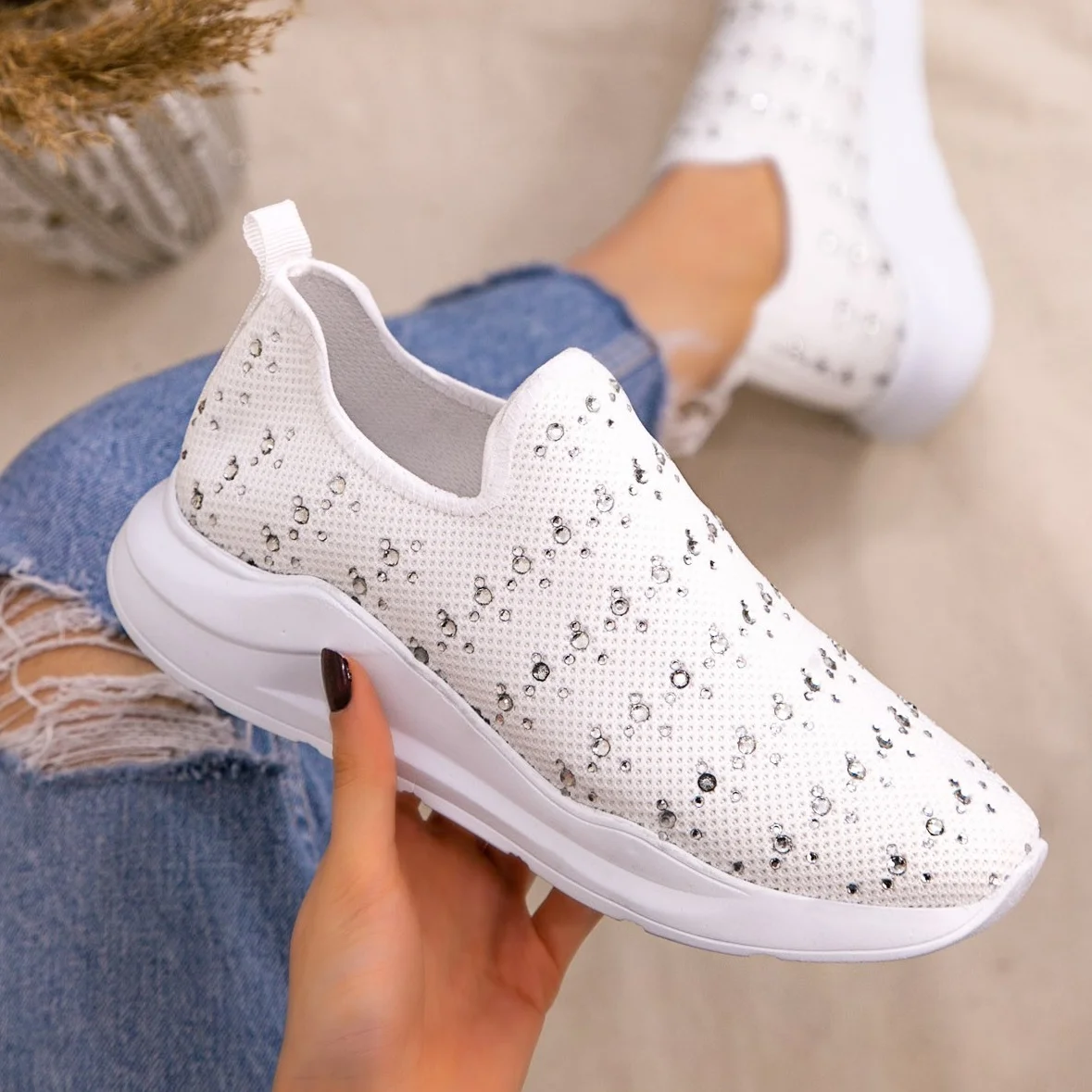 

Спортивная обувь Tonar Ejox с белыми бусинами и вышивкой, новый сезон, удобные сезонные стильные кроссовки