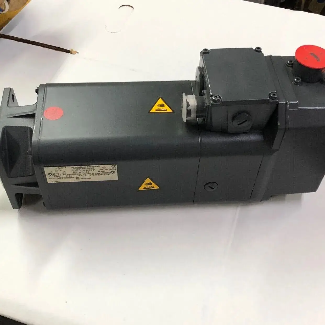 Б/у 1FT6086-1AF71-1EH1 на складе готов к отправке один pscchen