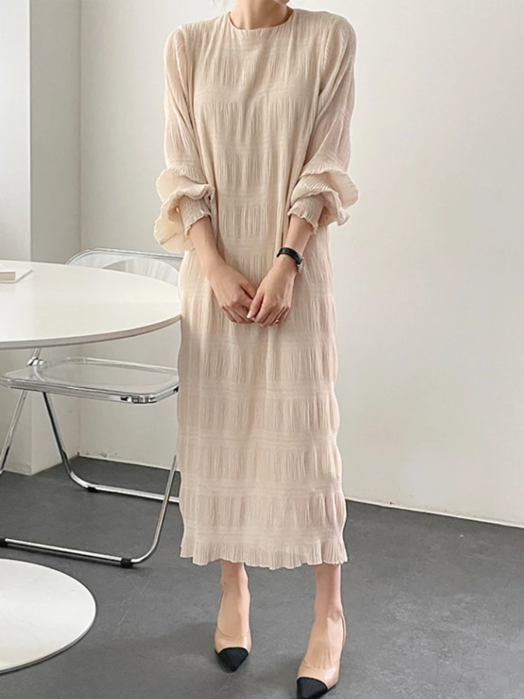 

Spring Summer 2023 New Pleated Lantern Sleeve Bubble Chiffon Round Neck Long Temperament Pleated Dress Elegant Party White Dress